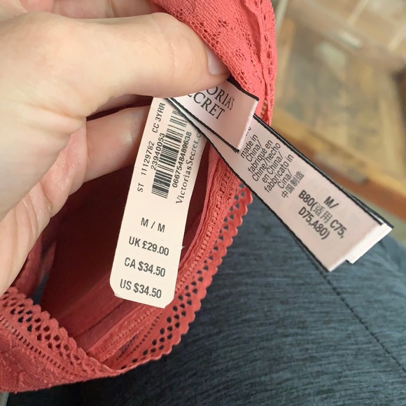 NWT Victoria’s Secret lace bralette - Picture 3 of 5